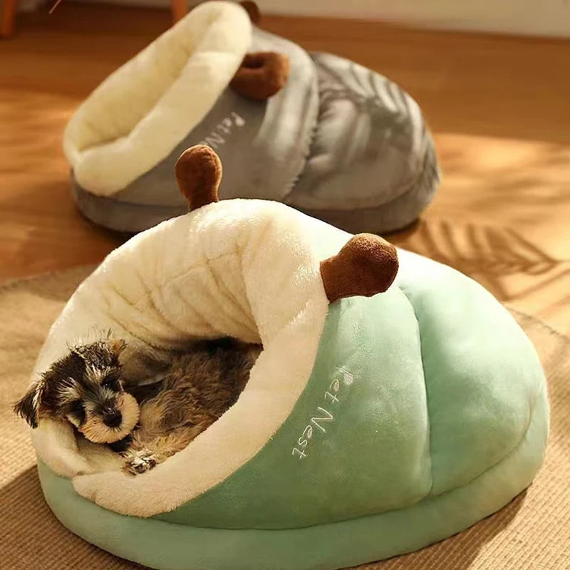 Cama Aconchegante para Cães de Raça Pequena – Design Respirável, Dobrável e Lavável em Forma de Pantufa